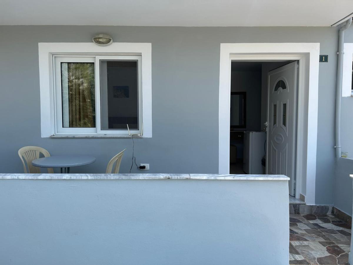 Eri Rooms ساراندا المظهر الخارجي الصورة