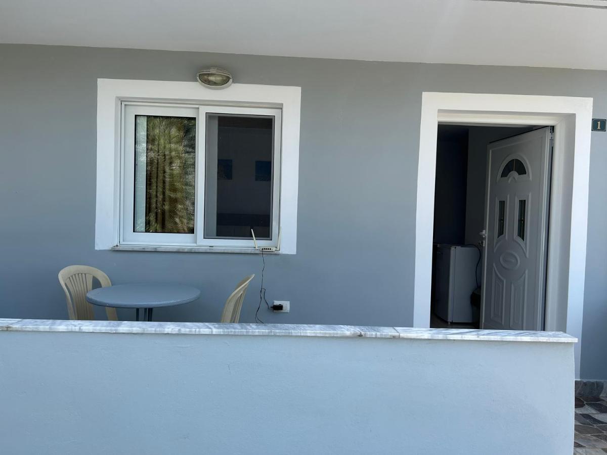 Eri Rooms ساراندا المظهر الخارجي الصورة
