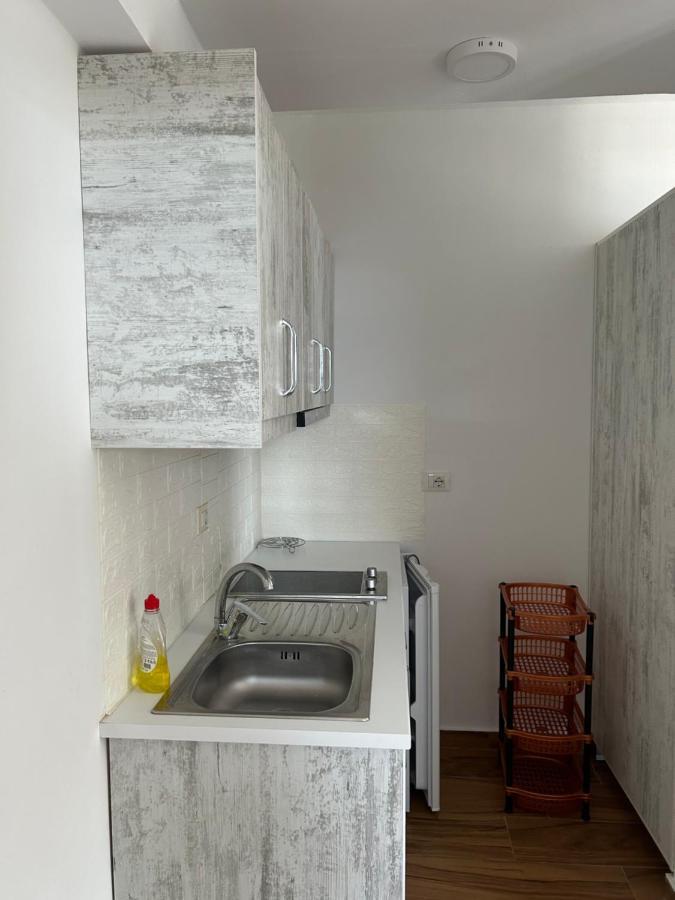 Eri Rooms ساراندا المظهر الخارجي الصورة