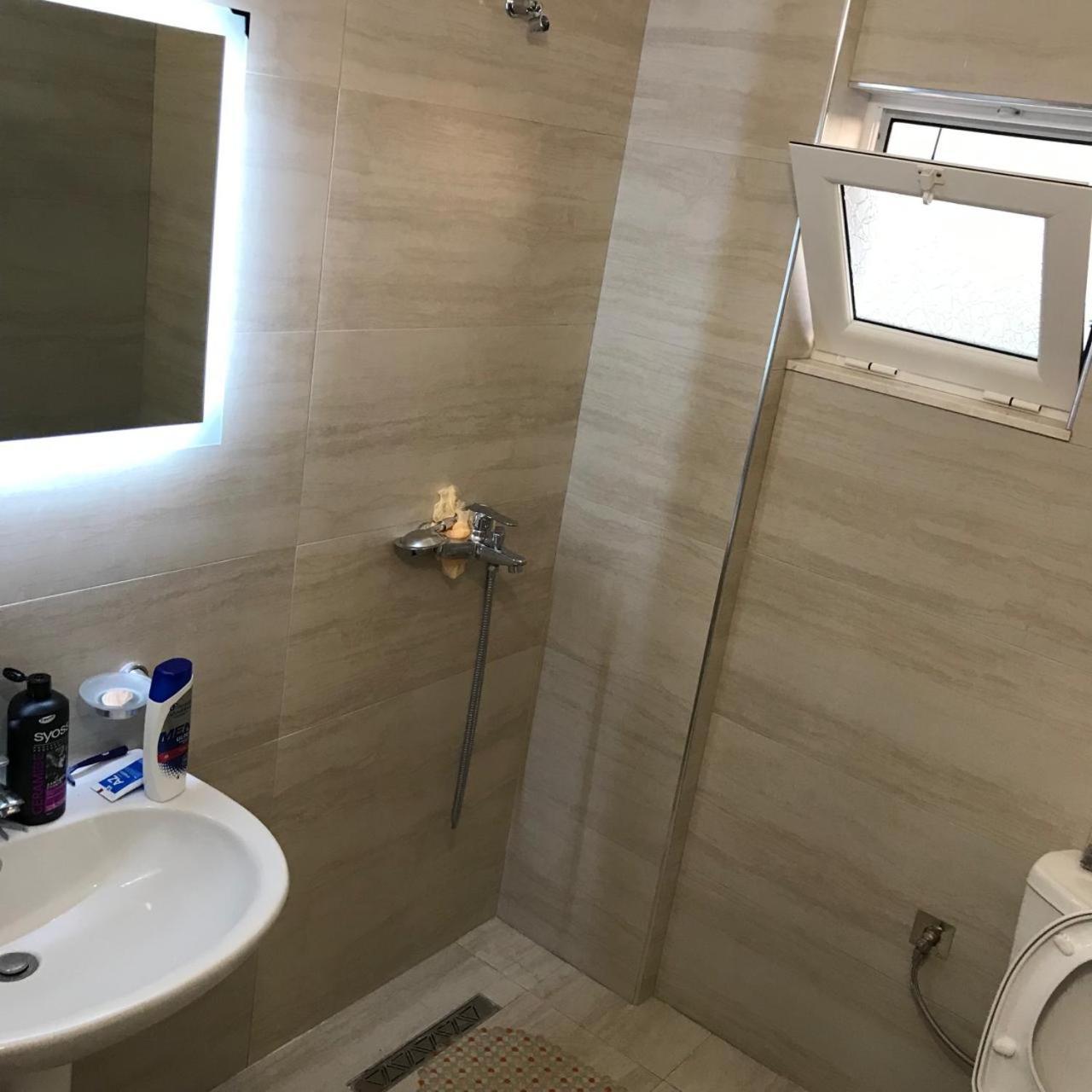 Eri Rooms ساراندا المظهر الخارجي الصورة